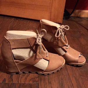 BRAND NEW Sorel Joanie Lace sandals